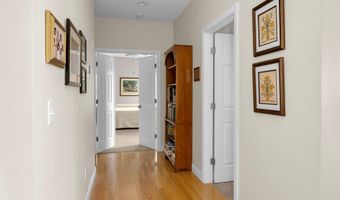 4 Candlelight Ln, Bellingham, MA 02019