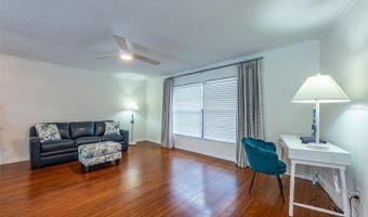 910 CHIPAWAY Dr, Apollo Beach, FL 33572