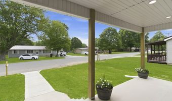 915 S Hudson Ave, Aurora, MO 65605