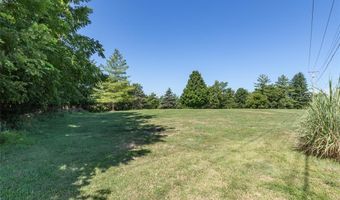 1915 Fox Pointe Dr, Arnold, MO 63010