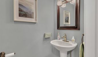 6 Beechwood Cir, Cromwell, CT 06416