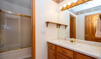 25047 W Palmer Ct, Antioch, IL 60002
