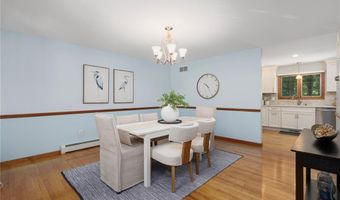86 Wickham Rd, North Kingstown, RI 02852