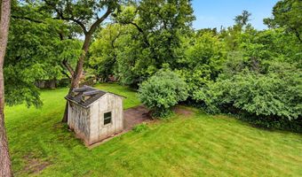 1323 Scott Cir, Ames, IA 50014