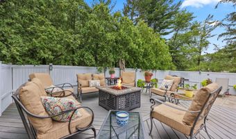 2 Independence Dr, Aberdeen, NJ 07747