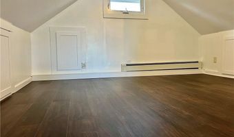 826 Oldfield Rd 2nd Fl+3rd Fl, Fairfield, CT 06824