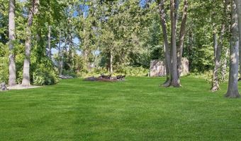 687 Hopping Rd, Belford, NJ 07718