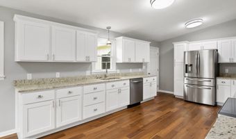 121 NE Hill Dr, Abingdon, VA 24210