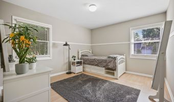 149 Idlewild Ln, Aberdeen, NJ 07747