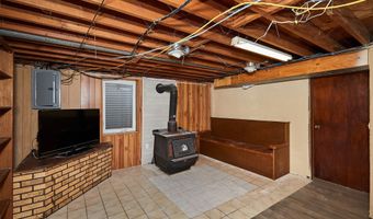 1612 Horse N Buggy Dr, Adel, IA 50003
