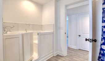 400 Ocean Ridge Dr, Atlantic Beach, NC 28512