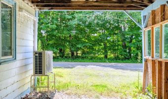 372 River Rd, Avon, ME 04966