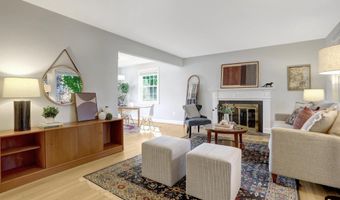 2911 EDGEHILL Dr, Alexandria, VA 22302