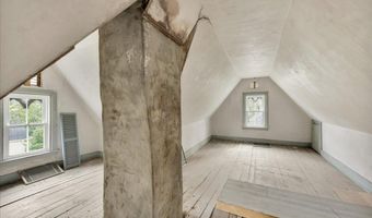 92 Cedar St, Belfast, ME 04915