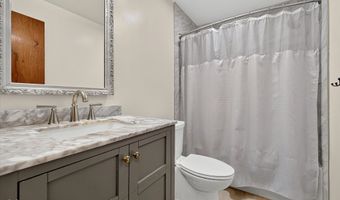 6926 Woodridge Dr, Avon, IN 46123
