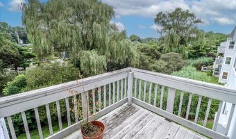 55 Mill Plain Rd 32-20, Danbury, CT 06811