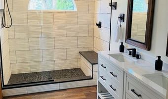 2435 Queensbury Rd, Alliance, OH 44601