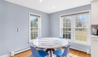53 River Run Rd, Middletown, RI 02842