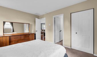 6 ROXBURY Dr, Barnegat, NJ 08005