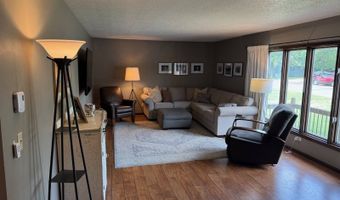 322 5th St E, Bottineau, ND 58318
