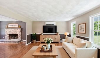 71 Rolling Hill Dr, Exeter, RI 02822