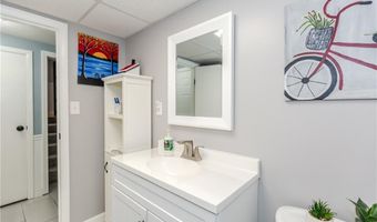 10 Pembroke Dr, Johnston, RI 02919