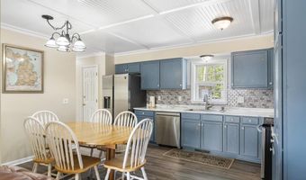 8018 Lake St, Alanson, MI 49706