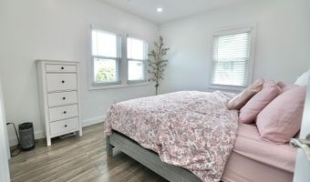 26 Oneil St, Bergenfield, NJ 07621