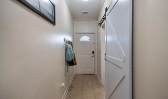 3906 Edgewater Dr, Benton, AR 72019