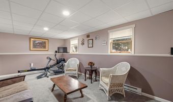 72 Louise St, Auburn, ME 04210