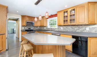 9 Heather Ln, Burlington, CT 06013