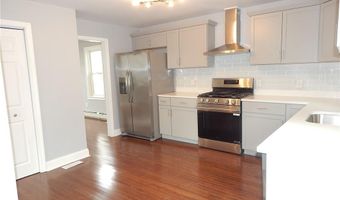 52 Hillwood St, Cranston, RI 02920