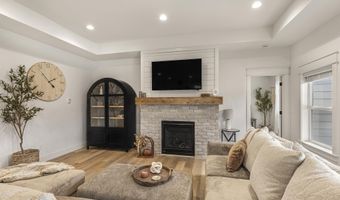 6482 Crown Cres, Ammon, ID 83406