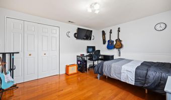 48 Cambridge Dr, Aberdeen, NJ 07747
