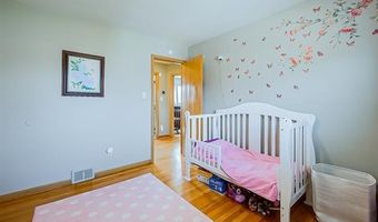 8634 Allen Rd, Allen Park, MI 48101