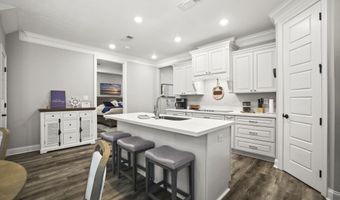 121 Grande View Dr, Biloxi, MS 39531