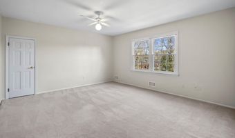 4 Westminster Dr, Annandale, NJ 08801