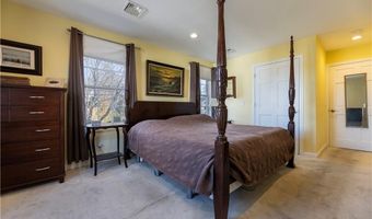 14 Clinton Ave 3, Jamestown, RI 02835