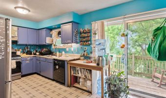 226 Manhattan Dr, Burlington, VT 05401