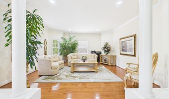 7801 RIDGEWOOD Dr, Annandale, VA 22003