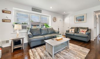 837 Cable Ave, Beachwood, NJ 08722