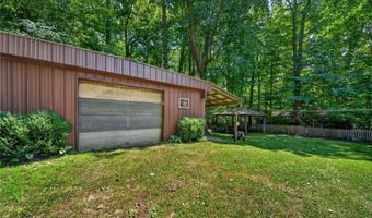 7430 Whitewood Dr, Ashtabula, OH 44004