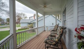 1749 Saint Clair River Dr, Algonac, MI 48001
