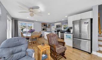 11 Johnson Ave, North Kingstown, RI 02852