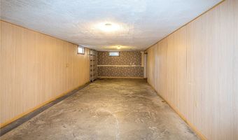 1260 Meadowview Ln, Amherst, OH 44001