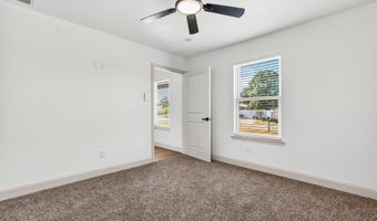 704 11th St, Abernathy, TX 79311