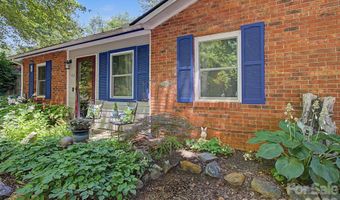 102 Wicklow Dr, Asheville, NC 28806