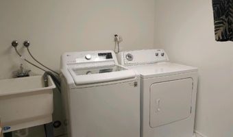 481 Village Oak Ct, Ann Arbor, MI 48103