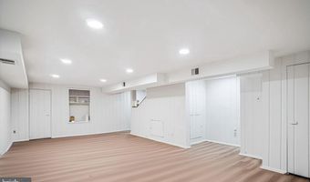 7116 WAYNE Dr, Annandale, VA 22003