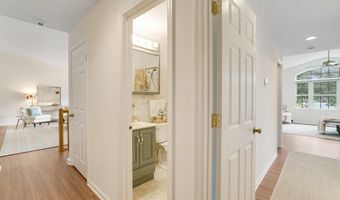 8606 FALKSTONE Ln, Alexandria, VA 22309